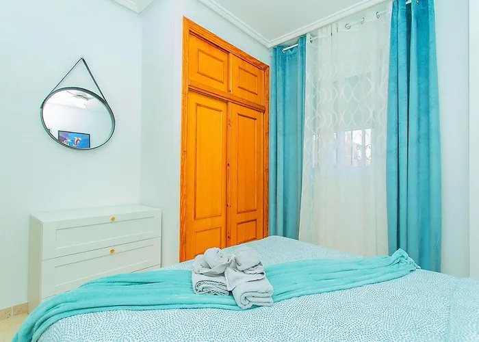 Semesterbostad 159 Cozy Adosado Alicante-holiday Torrevieja